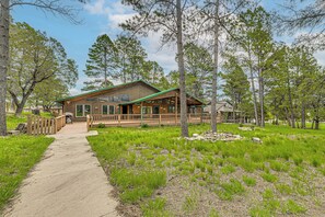 Exterior - Hot Tub & Deck: Home 1 Mi to Ruidoso River! (Ruidoso)