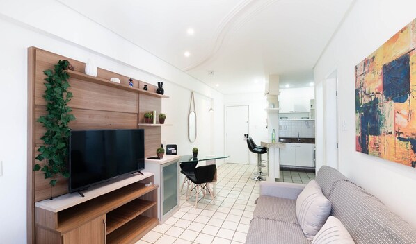 Basic Apartment | Living area