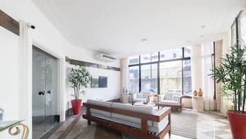 Basic Apartment | Interior