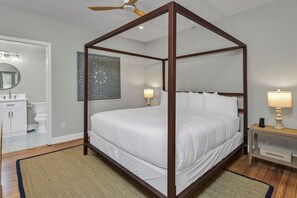 3 bedrooms, desk, iron/ironing board, WiFi