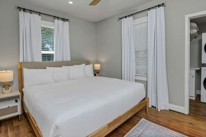 3 bedrooms, desk, iron/ironing board, WiFi