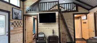 Dinosaur Valley RV Park Cabin 6