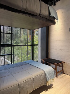 2 bedrooms, iron/ironing board, Internet, bed sheets