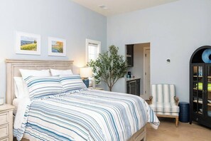 1 dormitorio, tabla de planchar con plancha, wifi y ropa de cama