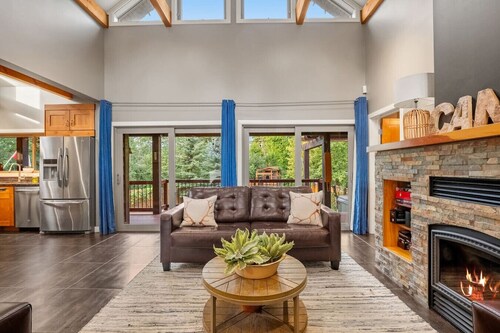 The Reef | Hot Tub | Movie Theatre | Beach Access