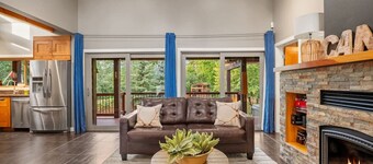 The Reef | Hot Tub | Movie Theatre | Beach Access