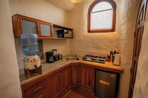 Standard Cabin, Beach View | Private kitchen | Mini-fridge, microwave, dishwasher, cookware/dishes/utensils