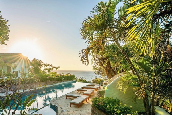 3 outdoor pools