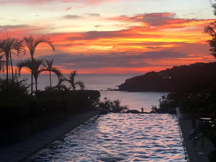 3 piscines extérieures