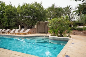 3 piscinas externas