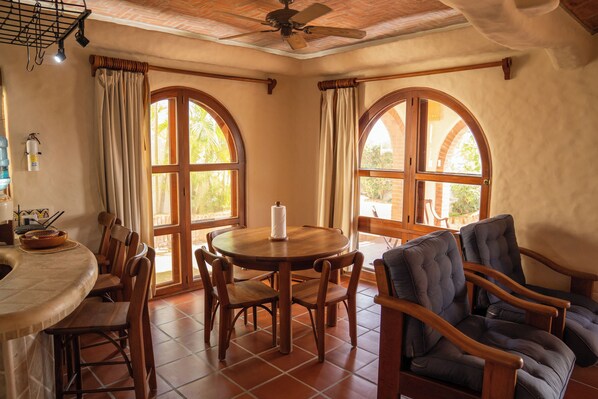 Comfort Studio, City View | Private kitchen | Mini-fridge, microwave, dishwasher, cookware/dishes/utensils