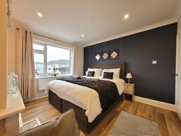 2 chambres, fer et planche Ă repasser, Wi-Fi, literie fournie