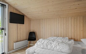 3 bedrooms, travel cot, free WiFi - Nice home in Fjerritslev with sauna (Fjerritslev)