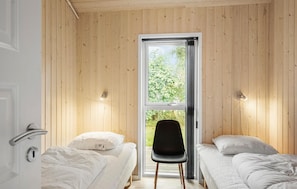 3 bedrooms, travel cot, free WiFi