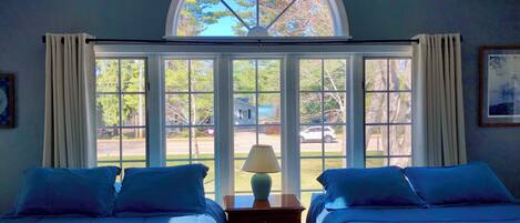 5 عدّة غرف نوم وواي فاي وملاءات أسرّة