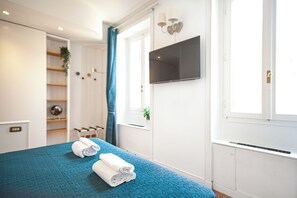2 bedrooms, iron/ironing board, travel crib, free WiFi