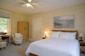 1 bedroom, WiFi, bed sheets - Beachcomber Suite (Kent County)