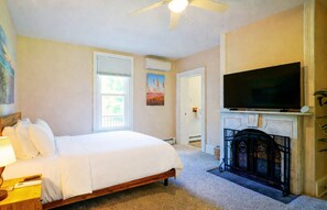 1 bedroom, WiFi, bed sheets - Beachcomber Suite (Kent County)