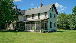 Exterior - Beachcomber Suite (Kent County)