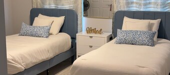 Luxury Family Group House near DC/Frederick/Baltimore w/ Theatre, Game Room &Gym