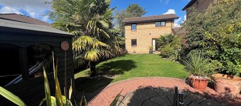 Central MK 2BR Comfy Home, WiFi & Driveway – Corporate Ready | Webbhill Stays