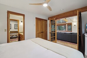 3 bedrooms, desk, iron/ironing board, travel crib