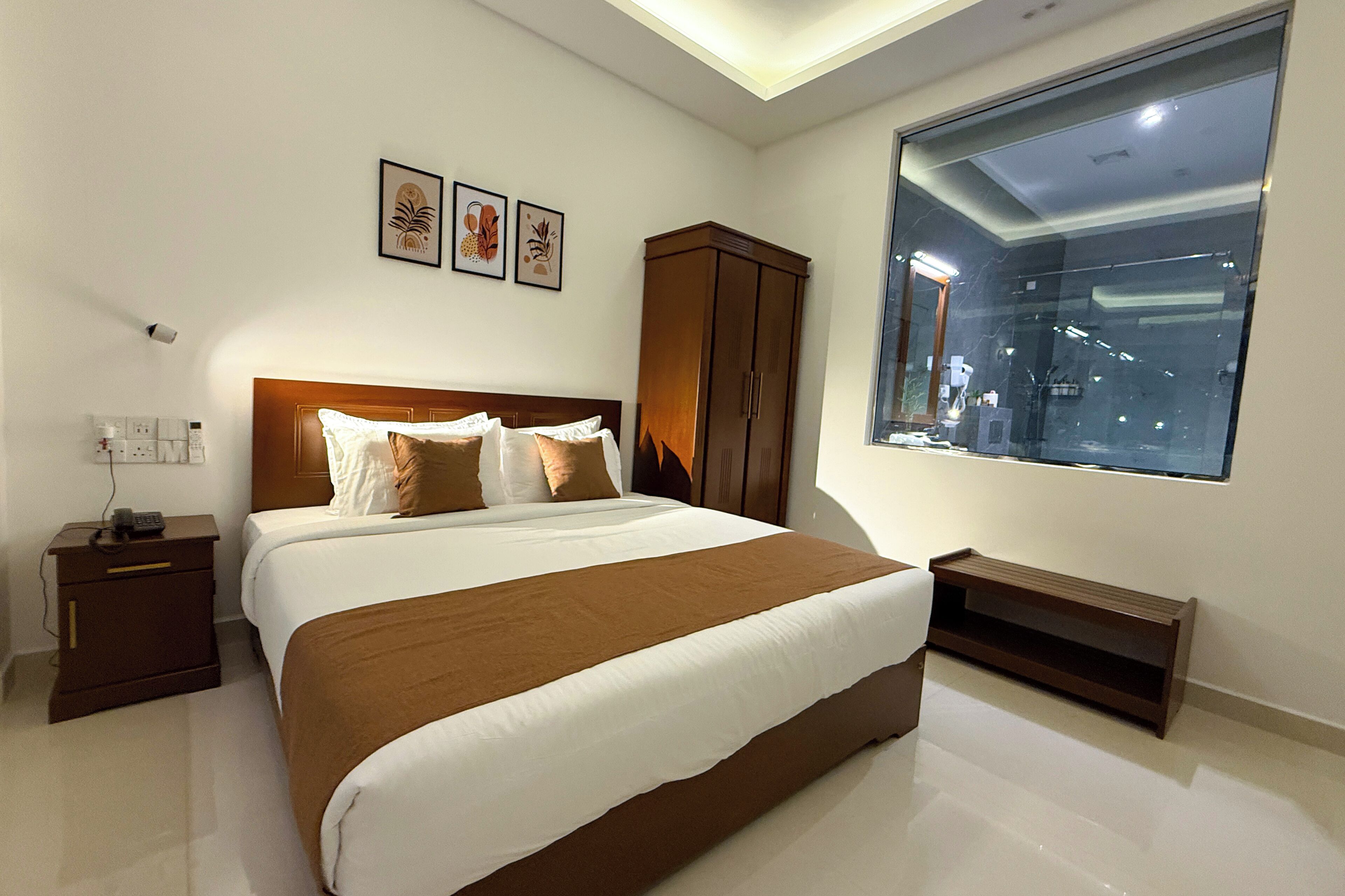 Kamar Double Deluks, 1 Tempat Tidur Double, balkon, pemandangan bukit | Meja kerja, ruang kerja ramah laptop, dan Wi-Fi gratis