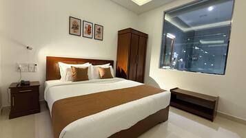 Kamar Double Deluks, 1 Tempat Tidur Double, balkon, pemandangan bukit | Meja kerja, ruang kerja ramah laptop, dan Wi-Fi gratis