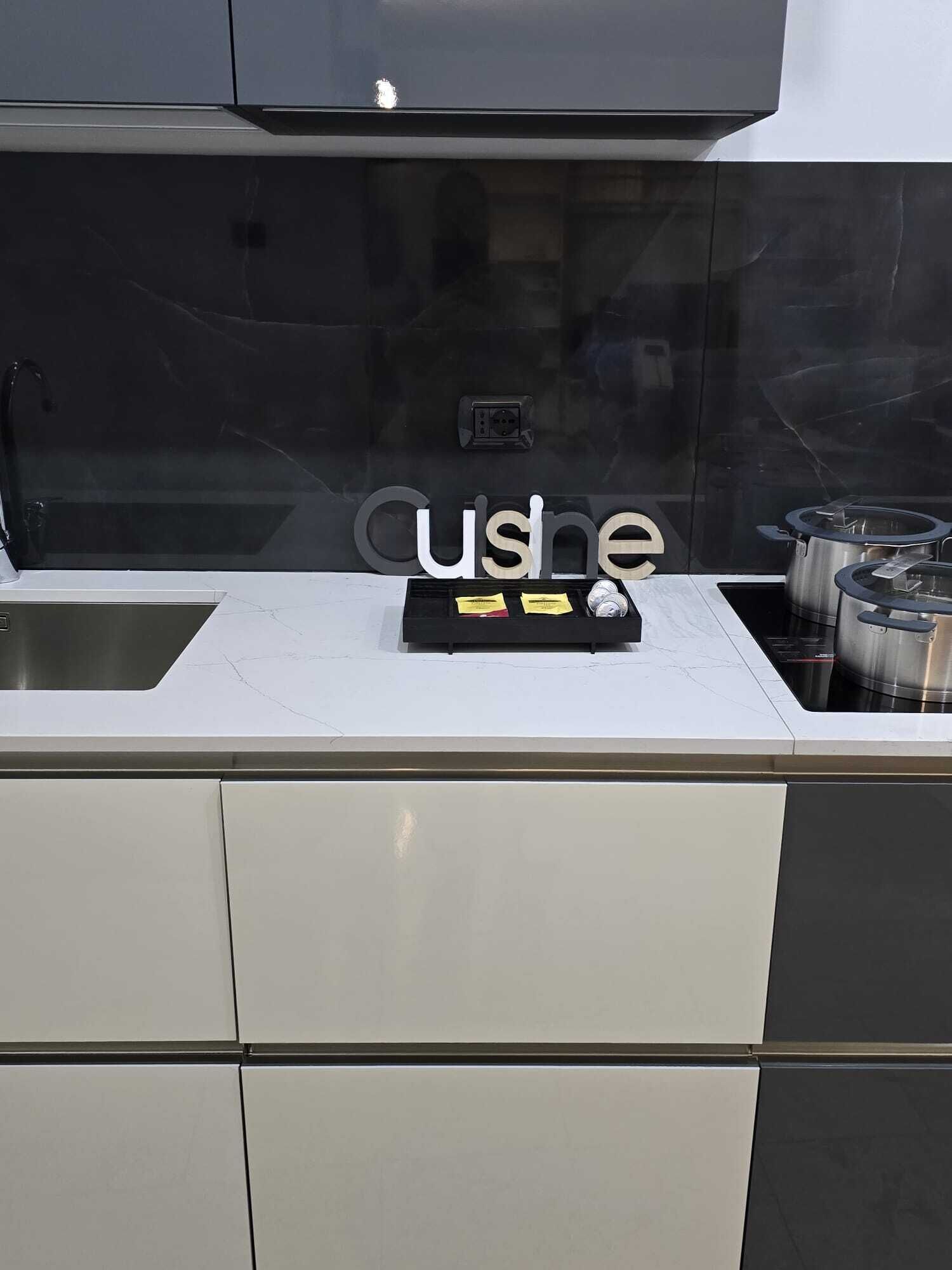 Forno, piano cottura, lavastoviglie