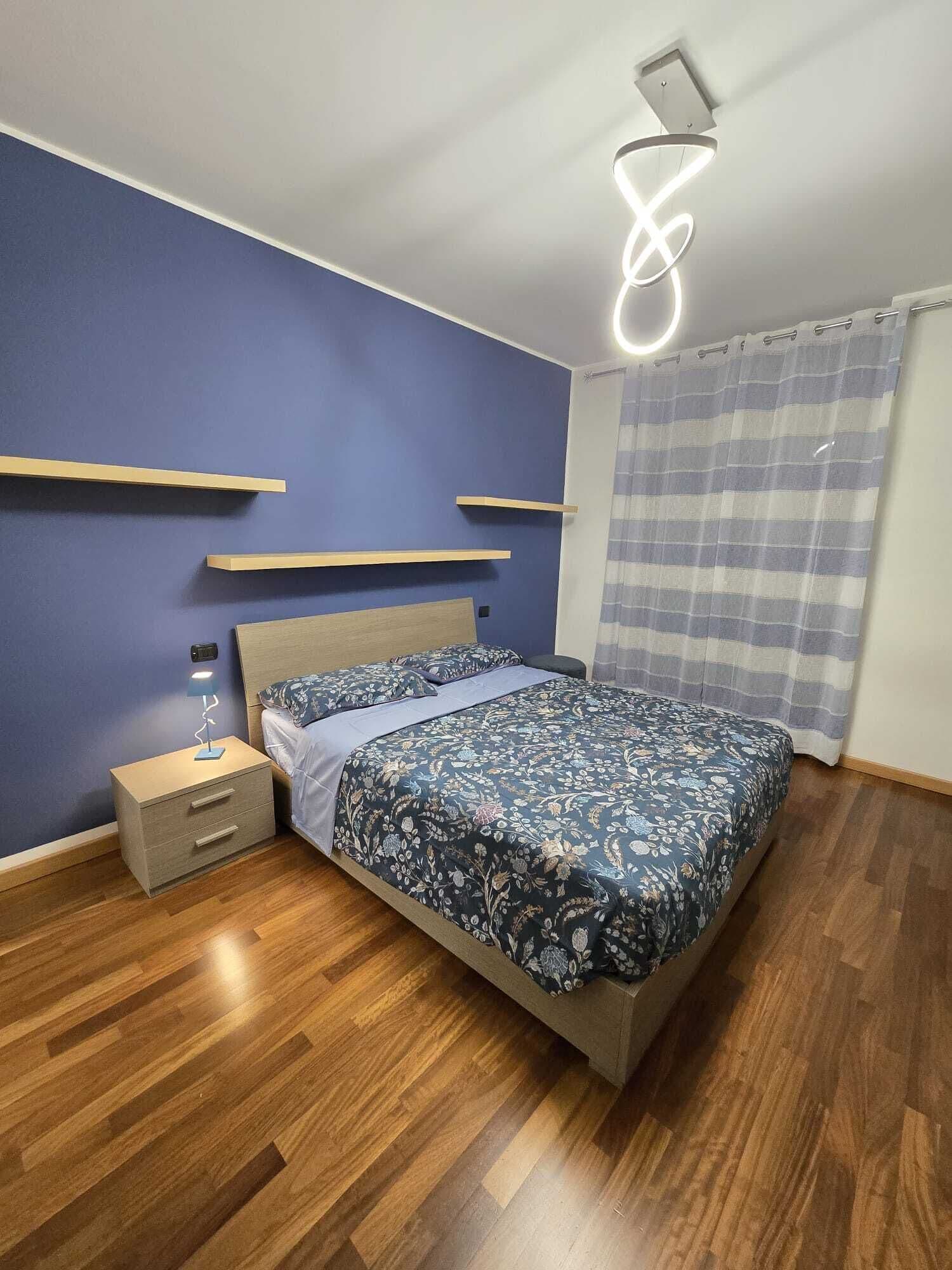 2 sovrum, skrivbord, ljudisolering och strykjärn/strykbräda