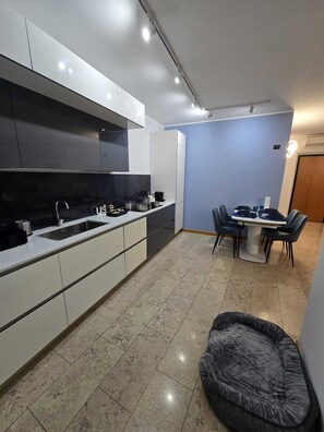 Oven, stovetop, dishwasher