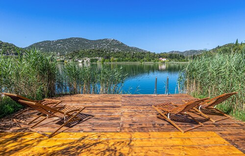 3 bedroom pet friendly apartment in Bacina