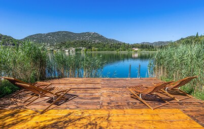 3 bedroom pet friendly apartment in Bacina