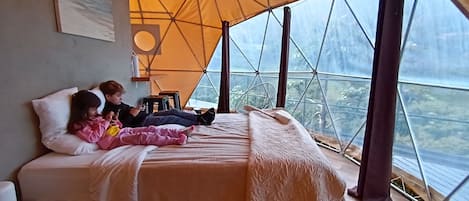 1 quarto, Wi-Fi de cortesia, roupa de cama