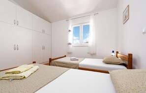 3 bedrooms, free WiFi - 3 bedroom beautiful apartment in Maslenica (Maslenica)