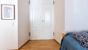 1 chambre, fer et planche Ă repasser, Wi-Fi, draps fournis