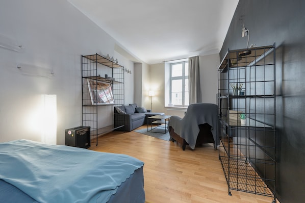 1 habitación, tabla de planchar con plancha, wifi y ropa de cama