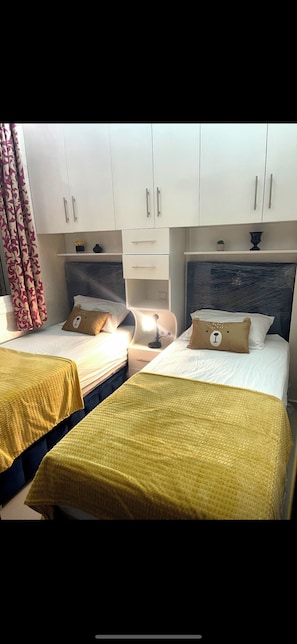 2 bedrooms, iron/ironing board, Internet, bed sheets
