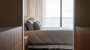 4 Schlafzimmer, Schreibtisch, Bügeleisen/Bügelbrett, Reisekinderbett