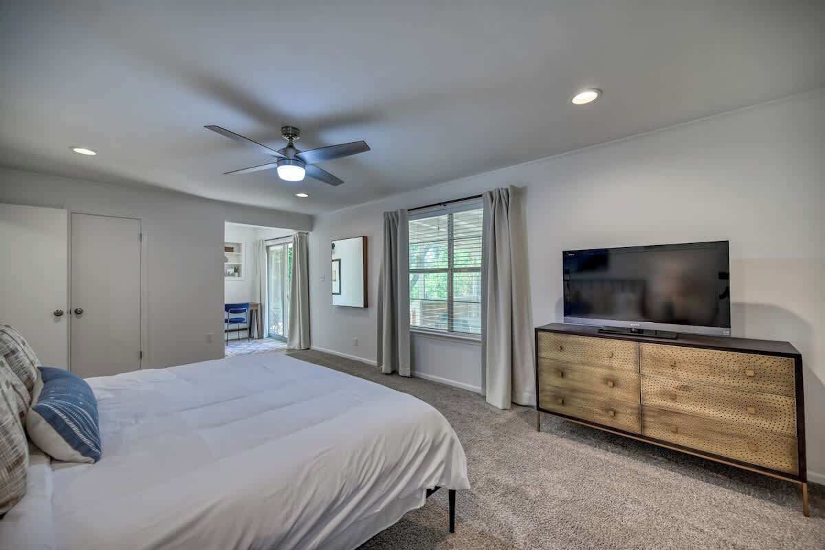 3 bedrooms, iron/ironing board, travel cot, WiFi