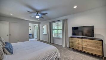 3 bedrooms, iron/ironing board, travel cot, WiFi