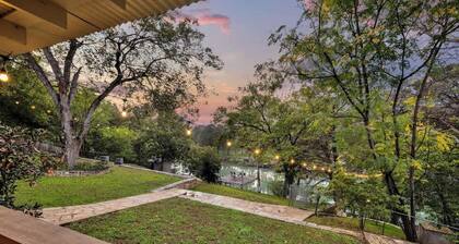 Lakefront Near Schlitterbahn and New Braunfels