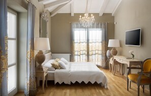 4 habitaciones, tabla de planchar con plancha y cuna de viaje