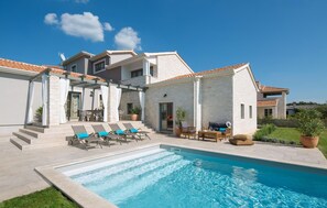 Pool - Beautiful home in Visnjan with private swimming pool, can be inside or outside (Visnjan)