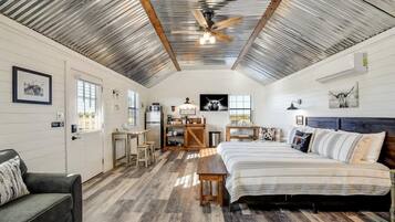 4 habitaciones, tabla de planchar con plancha, wifi y ropa de cama