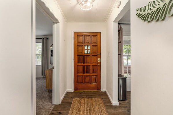 Interior - Walkable 2BR Cottage in Downtown Marion (Marion)