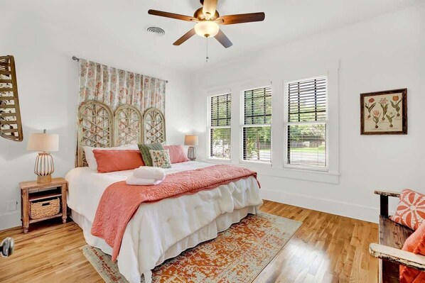 7 bedrooms, iron/ironing board, WiFi, bed sheets