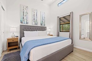 2 habitaciones, tabla de planchar con plancha, wifi y ropa de cama 