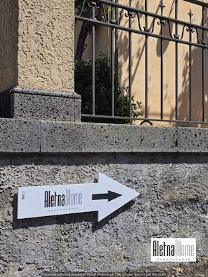 تفاصيل الفندق من الخارج