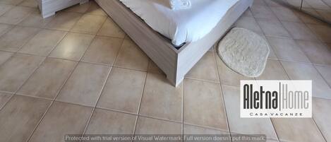 2 bedrooms, iron/ironing board, Internet, bed sheets